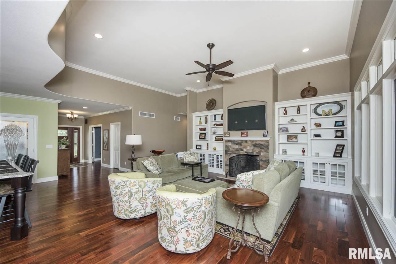 1818 Rustic Oak Drive Washington, IL 61571 - Photo 10 of 36 Gallery Image 10