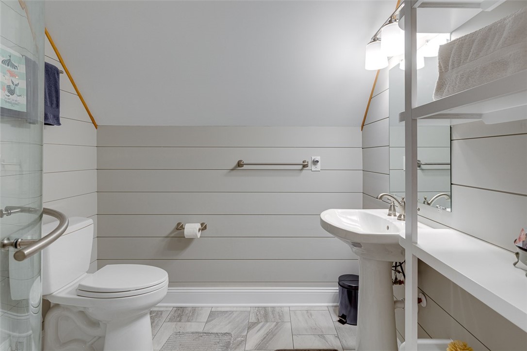 616 Crooked Trace Lane Seneca, SC 29672 - Photo 26 of 39 Private Bath for Bedroom 4