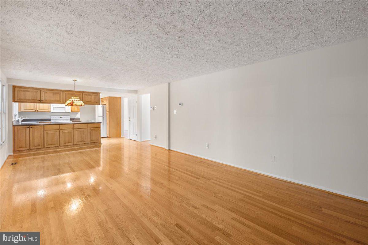 7805 Roundabout Way Springfield, VA 22153 - Photo 12 of 45