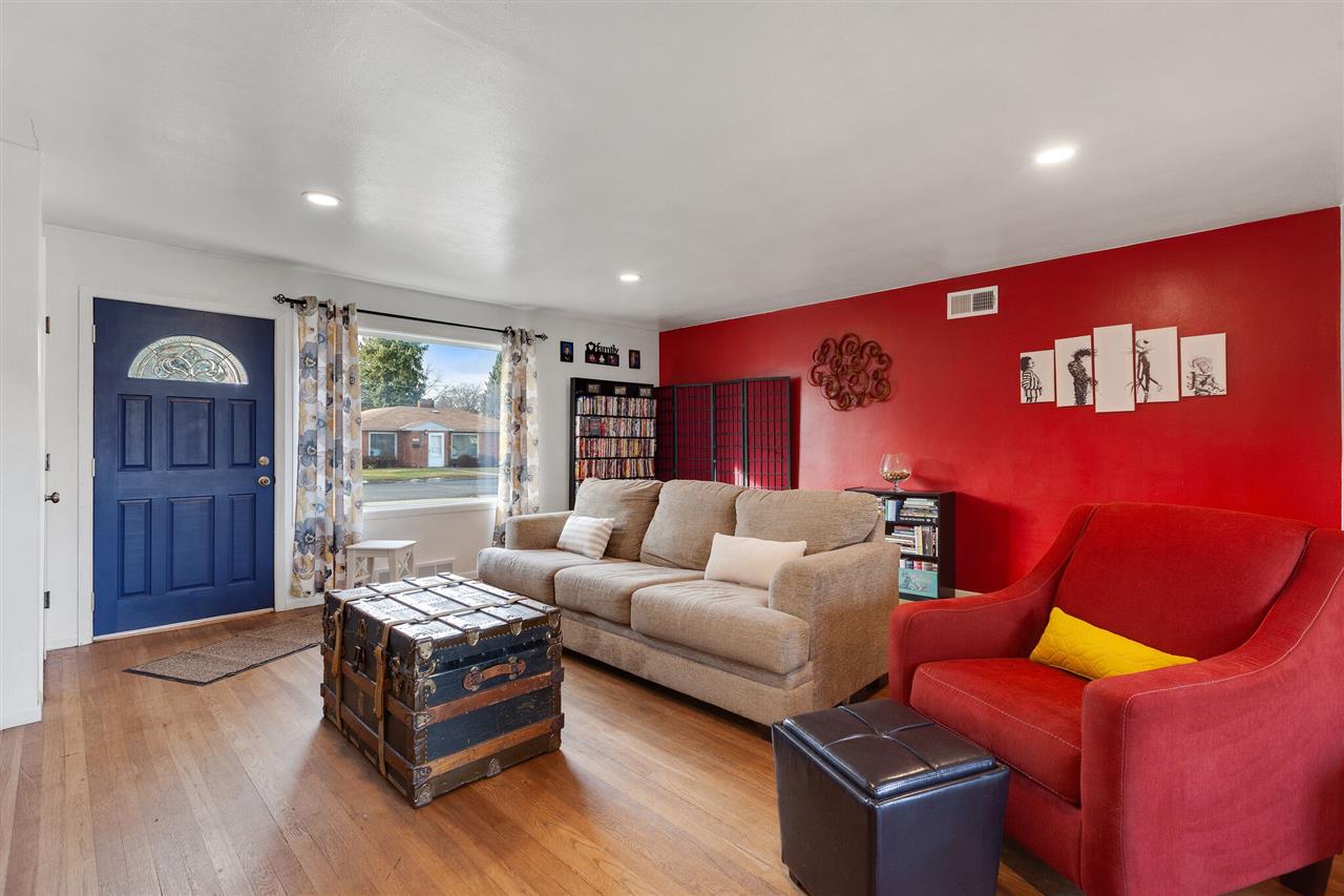 2814 North Willow Road Spokane Valley, WA 99206 - Photo 4 of 19 Gallery Image 4