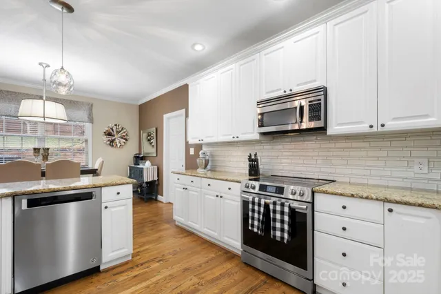 $649,900 | 3845 Steve Ikerd Drive Northeast, Hickory, NC 28601