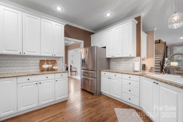 $649,900 | 3845 Steve Ikerd Drive Northeast, Hickory, NC 28601