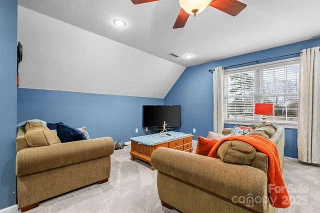 $649,900 | 3845 Steve Ikerd Drive Northeast, Hickory, NC 28601