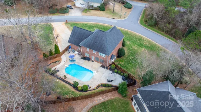 $649,900 | 3845 Steve Ikerd Drive Northeast, Hickory, NC 28601