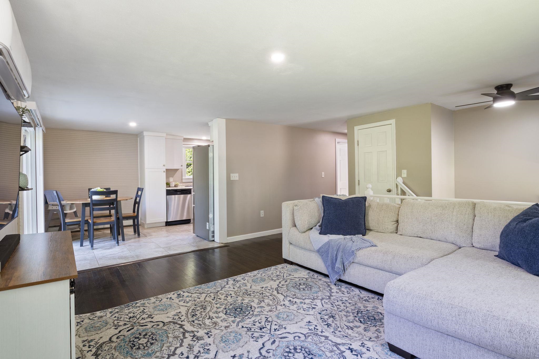 8 Diana Road Derry, NH 03038 - Photo 5 of 48