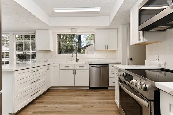 $2,700 | 35 Berryfrost Lane, The Woodlands, TX 77380