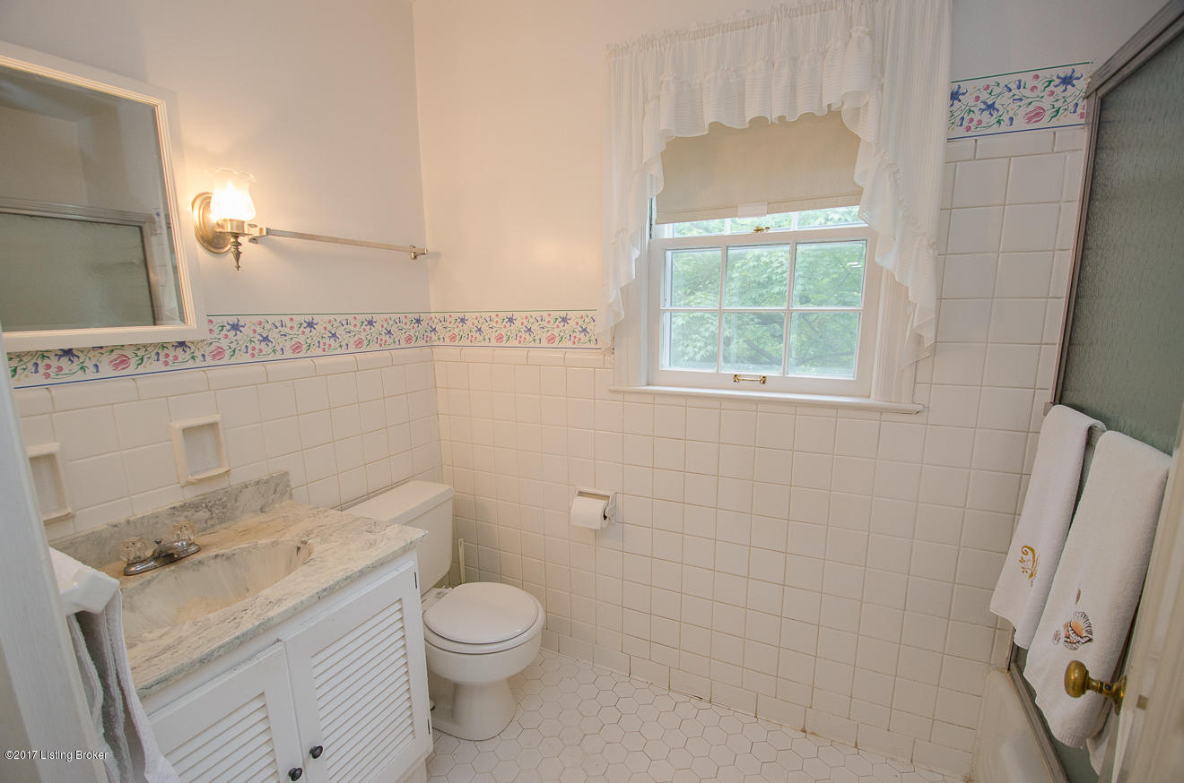 5106 Dunvegan Road Louisville, KY 40222 - Photo 25 of 47 Master Bathroom