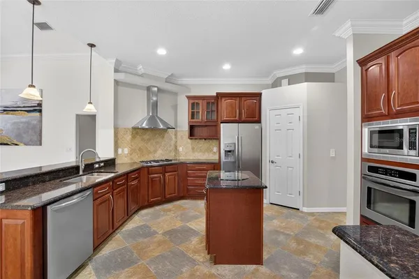$875,000 | 9454 Swift Creek Circle, Dover, FL 33527