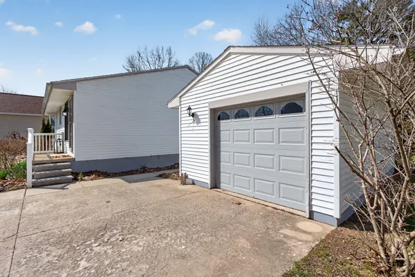 $244,900 | 154 Golfview Drive, Brooklyn, MI 49230