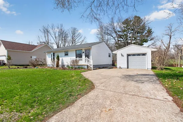 $244,900 | 154 Golfview Drive, Brooklyn, MI 49230