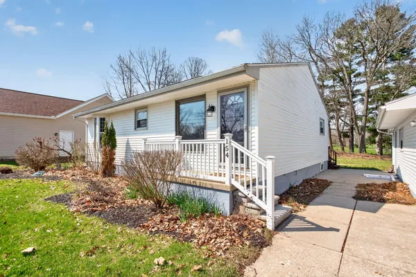 $244,900 | 154 Golfview Drive, Brooklyn, MI 49230
