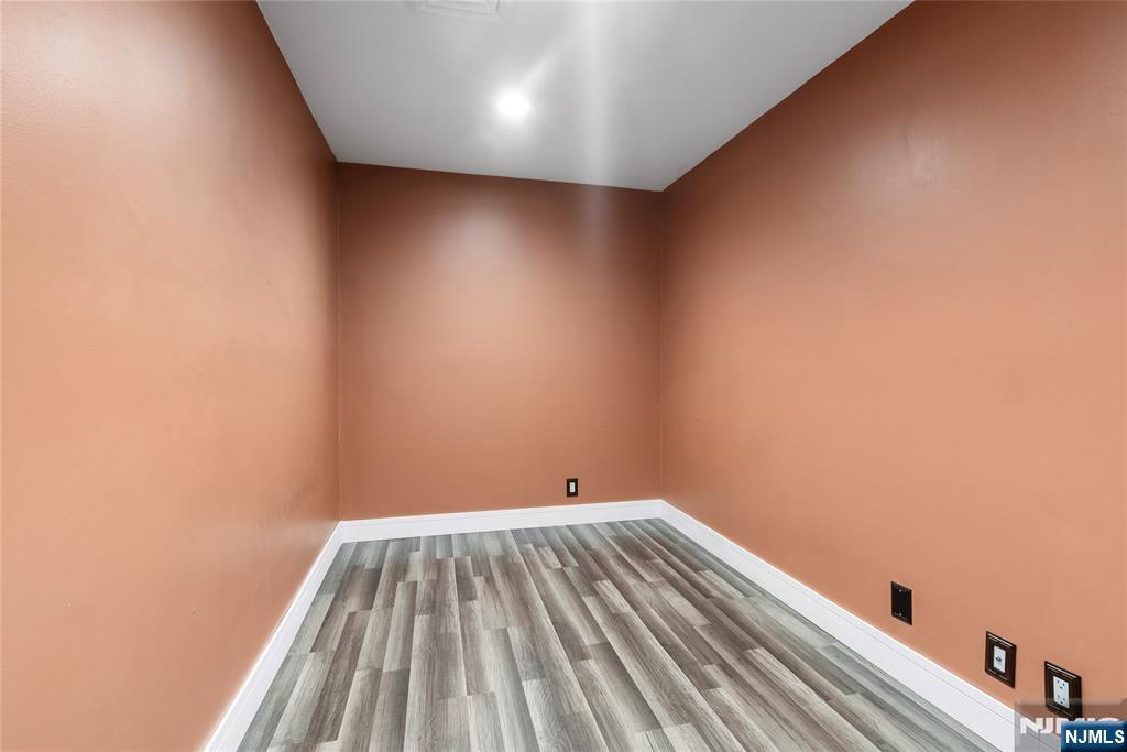300 Gorge Road, Unit 2 Cliffside Park, NJ 07010 - Photo 23 of 43