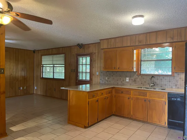 $1,600 | 7612 Bassett Drive, Baton Rouge, LA 70817