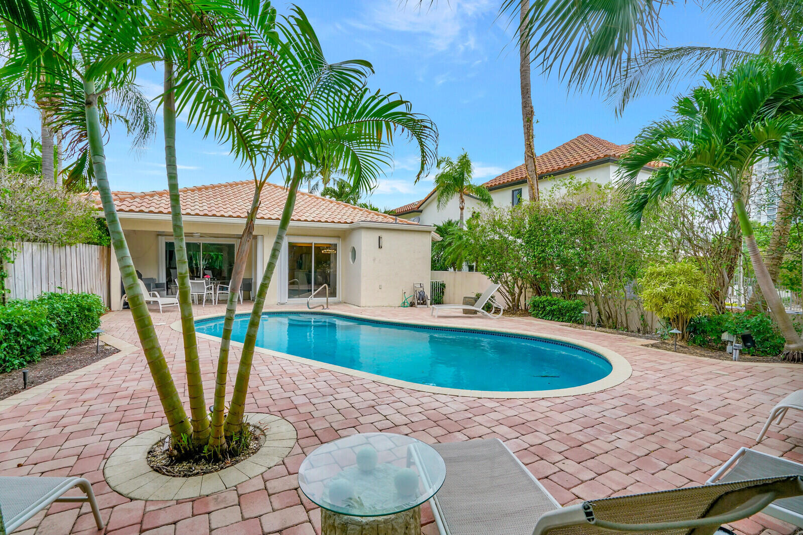 290 East Fern Drive Boca Raton, FL 33432 - Photo 40 of 51 Resort-Style Backyard