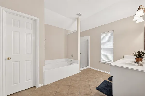 $2,500 | 1646 Martin Lake Drive, Richmond, TX 77406