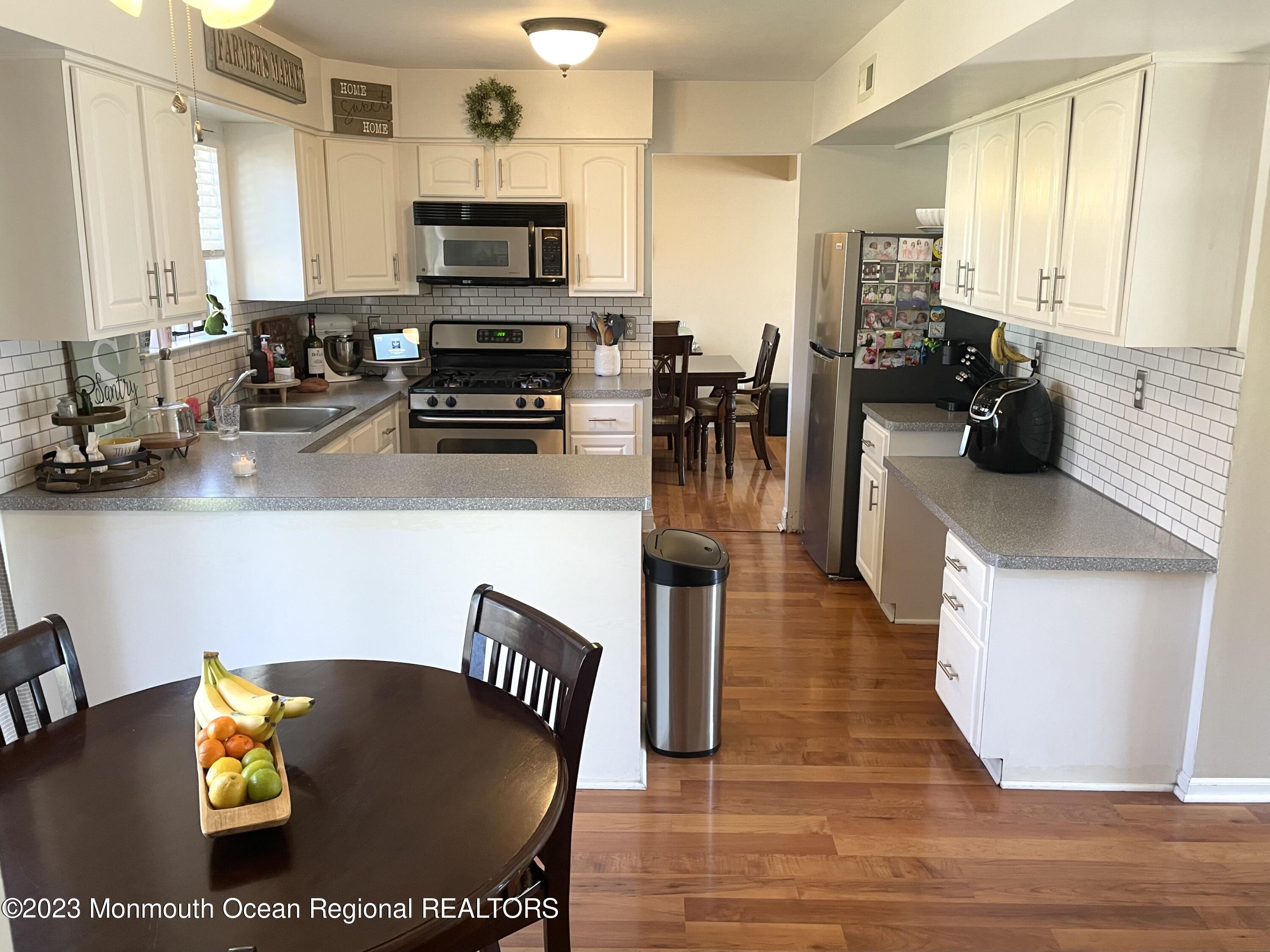 16 Fern Hollow Road Howell, NJ 07731 - Photo 5 of 12 IMG-9332