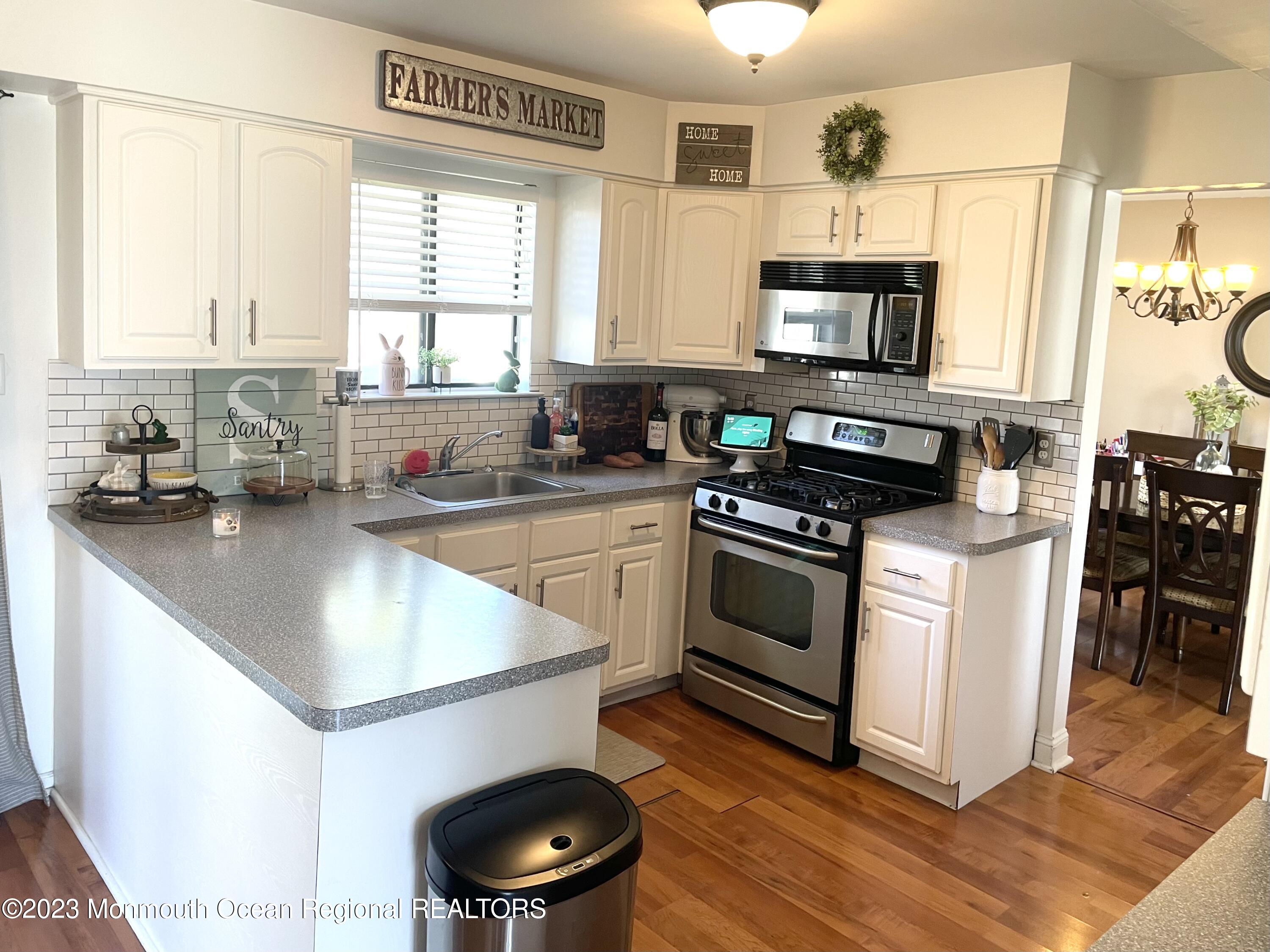 16 Fern Hollow Road Howell, NJ 07731 - Photo 6 of 12 IMG-9333
