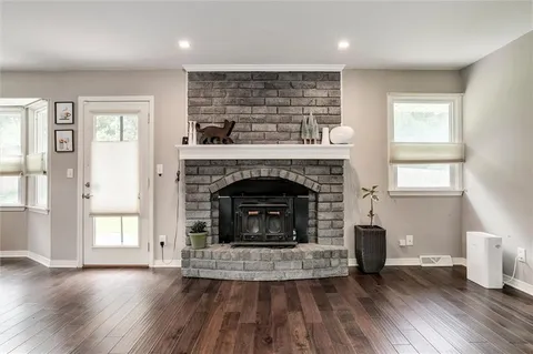 $365,000 | 10101 Northwest Mirror Lake Court, Kansas City, MO 64152