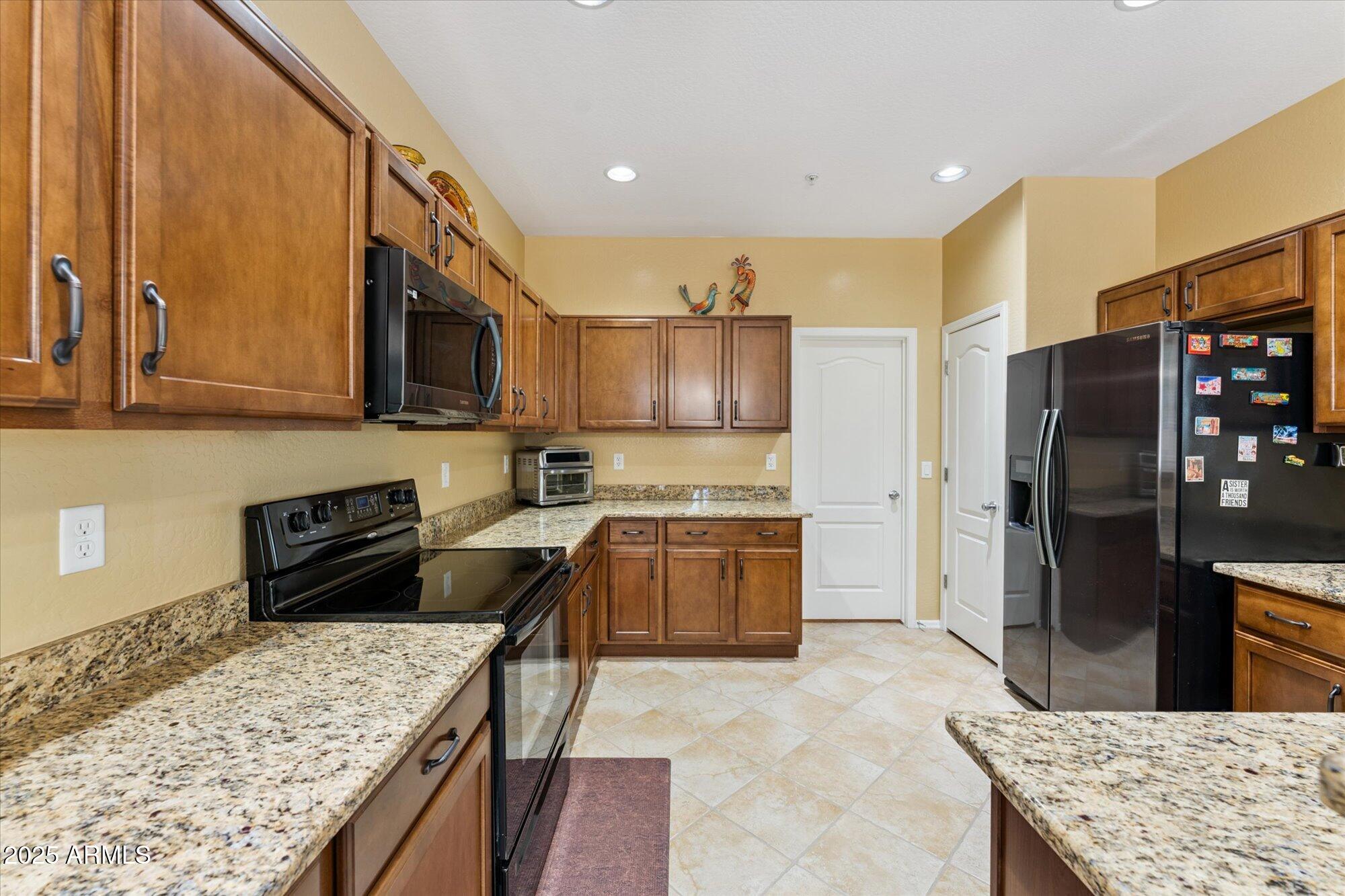 1458 North 80th Lane Phoenix, AZ 85043 - Photo 13 of 36 Chef time
