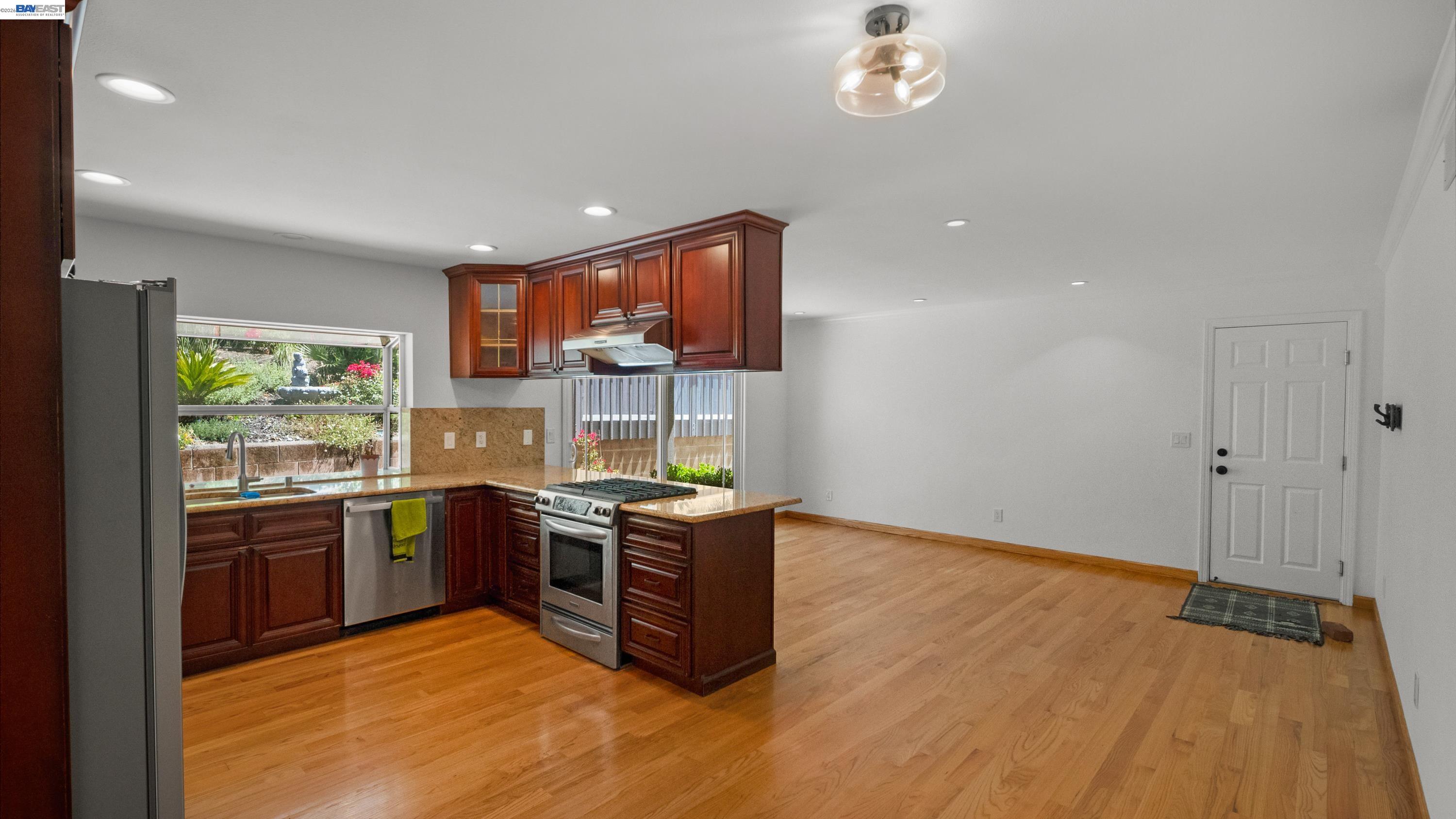 11 Oak Tree Court San Rafael, CA 94903 - Photo 15 of 56