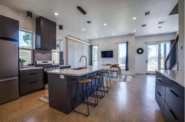 $3,000 | 10803 Mandalay Drive, Dallas, TX 75228