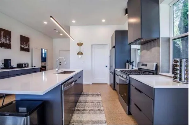 $3,000 | 10803 Mandalay Drive, Dallas, TX 75228