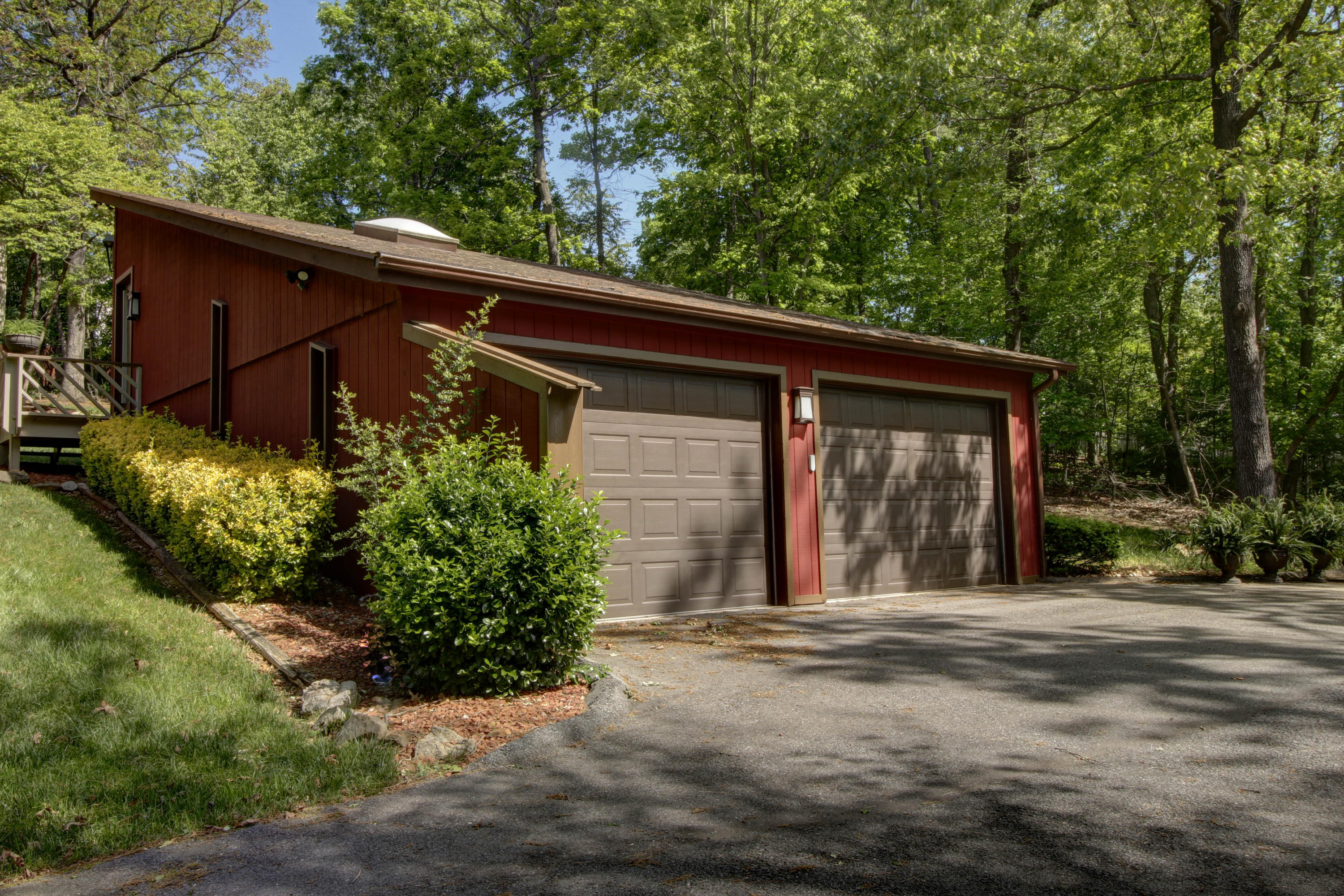 16 Stonehaven Lane Blue Ridge, VA 24064 - Photo 43 of 46 a front view of a house with garden
