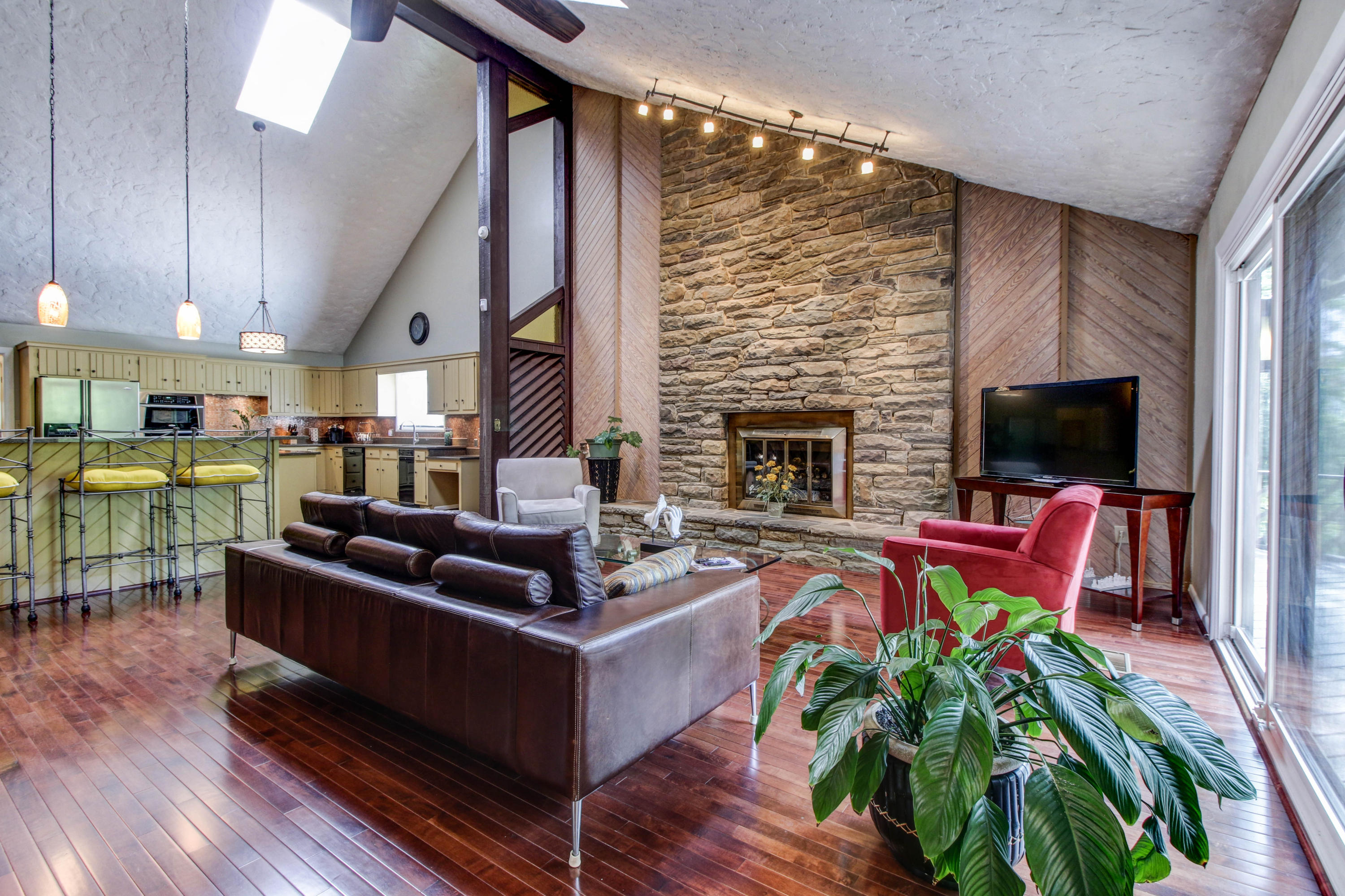 16 Stonehaven Lane Blue Ridge, VA 24064 - Photo 6 of 46 a living room with furniture fireplace and flat screen tv