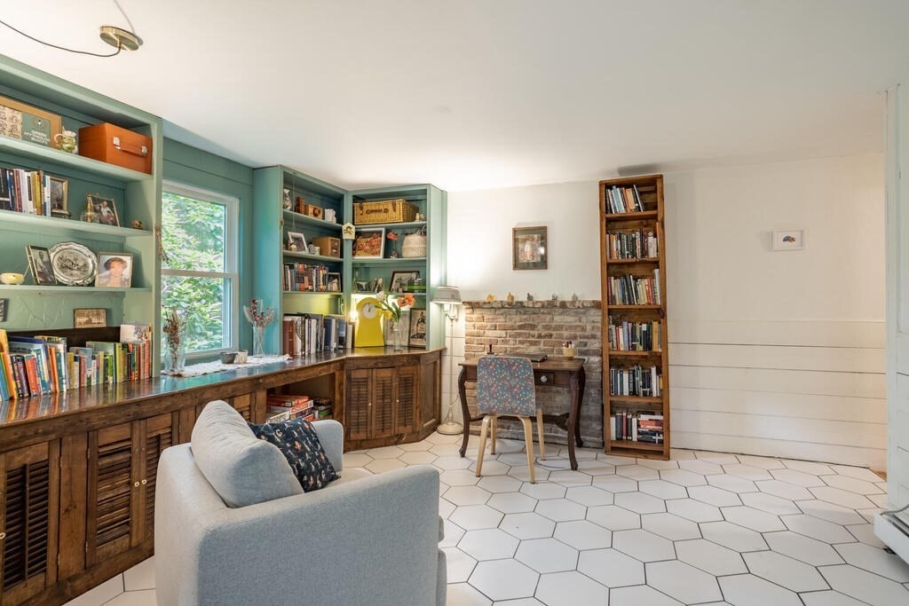 17 Ryan Road Gloucester, MA 01930 - Photo 12 of 32 Gallery Image 12