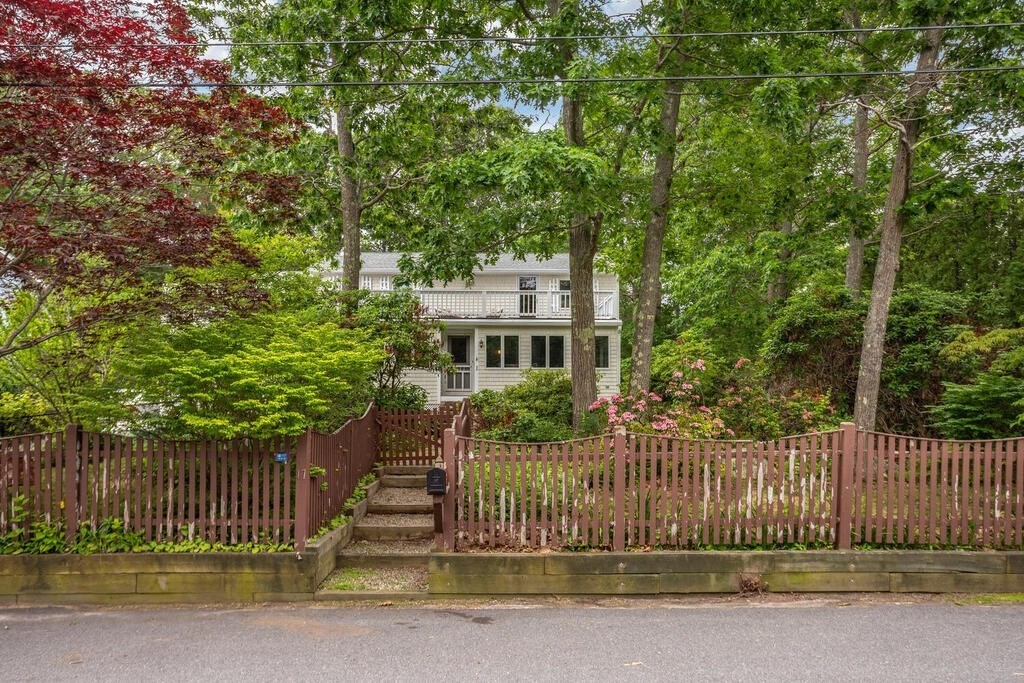 17 Ryan Road Gloucester, MA 01930 - Photo 2 of 32 Gallery Image 2