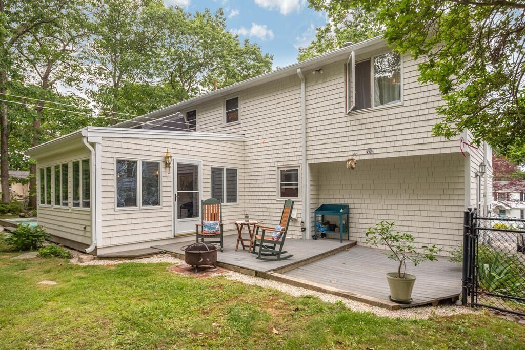 17 Ryan Road Gloucester, MA 01930 - Photo 3 of 32 Gallery Image 3