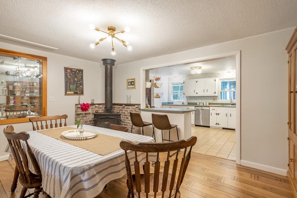 17 Ryan Road Gloucester, MA 01930 - Photo 6 of 32 Gallery Image 6