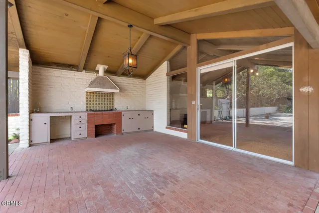 a view of entryway with stairs