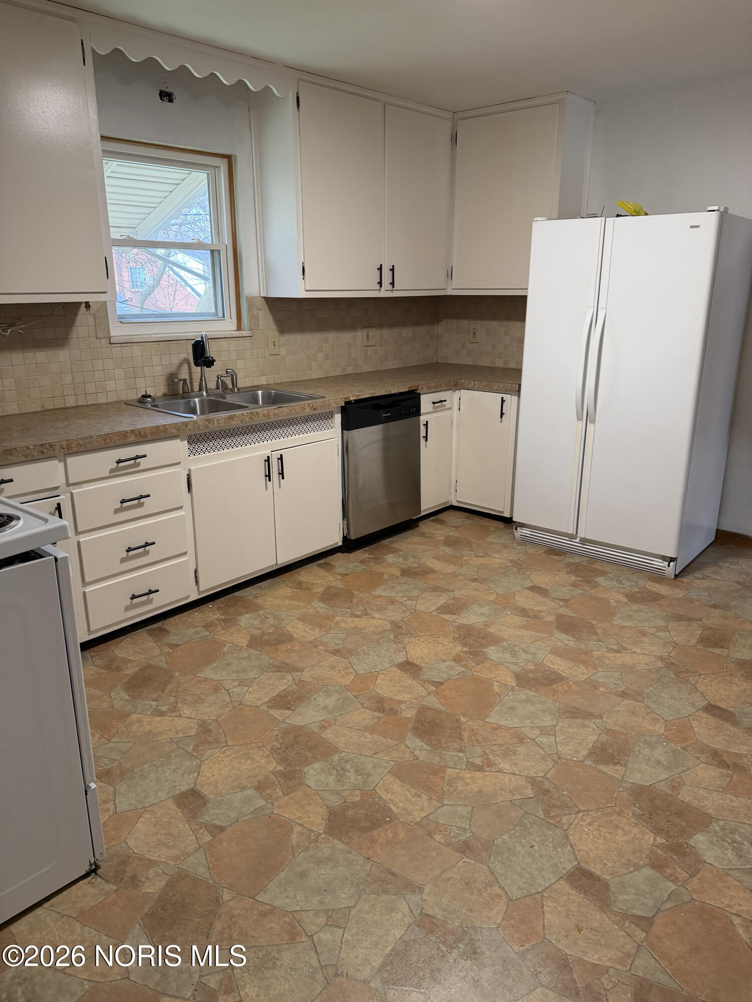 2065 Wyndhurst Road Toledo, OH 43607 - Photo 6 of 9 IMG_4968