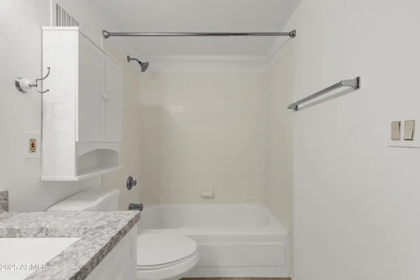 $265,000 | 4901 South Calle Los Cerros Drive, Unit 229, Tempe, AZ 85282