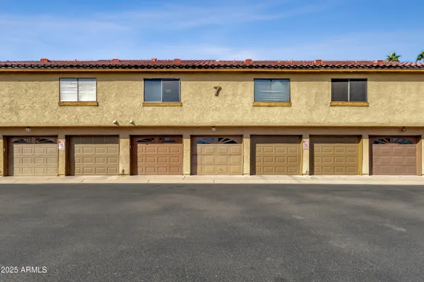 $265,000 | 4901 South Calle Los Cerros Drive, Unit 229, Tempe, AZ 85282