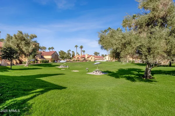 $265,000 | 4901 South Calle Los Cerros Drive, Unit 229, Tempe, AZ 85282