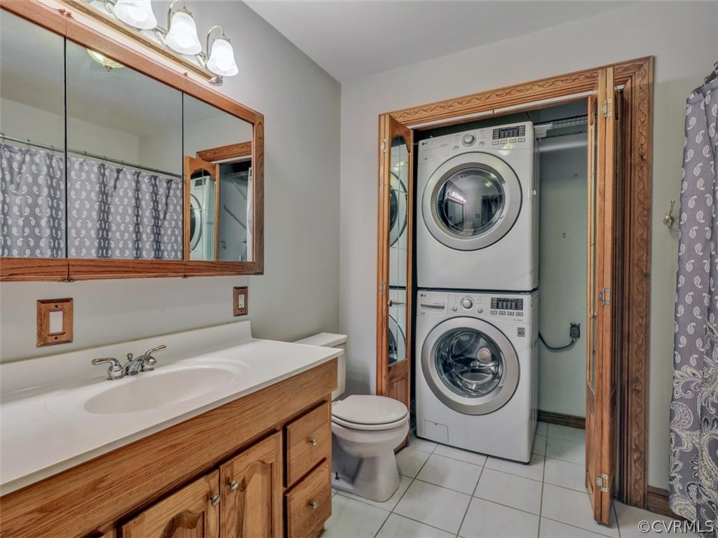 11930 Bundle Road Chesterfield, VA 23838 - Photo 15 of 27 First Floor Bathroom - Stackable Laundry