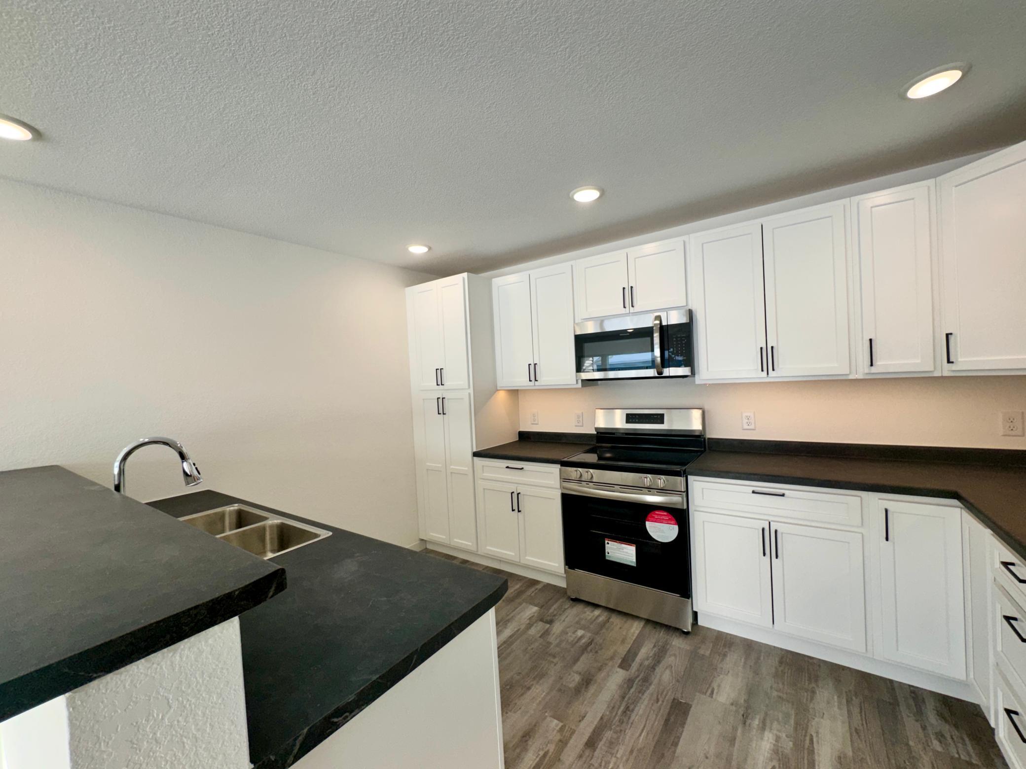 516 Garfield Street Southeast Warroad, MN 56763 - Photo 4 of 26