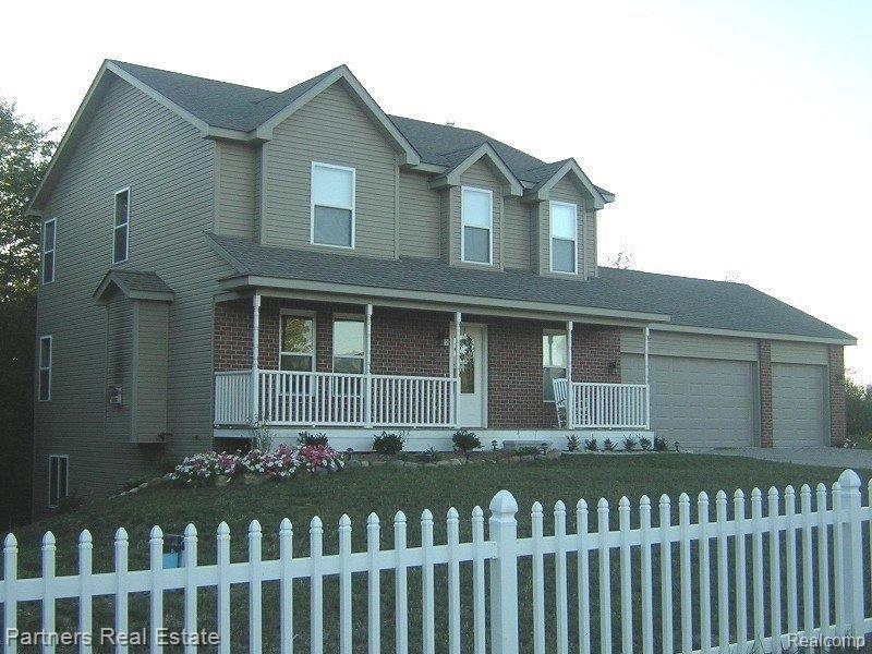 8300 Pinckney Road Pinckney, MI 48169 - Photo 1 of 10 House 6
