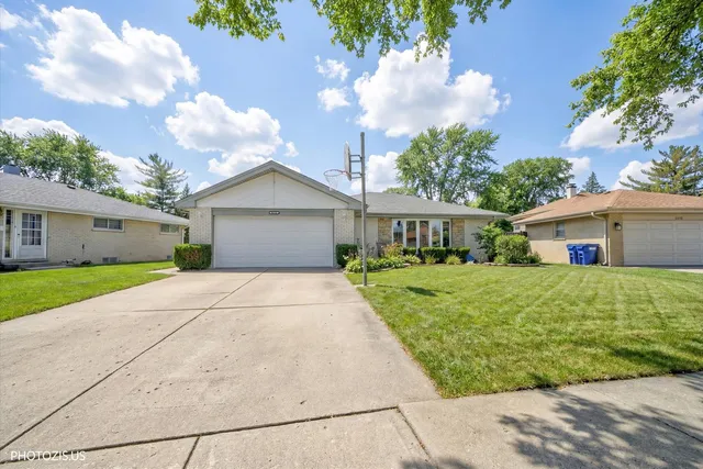 $525,000 | 1530 Miami Lane, Des Plaines, IL 60018