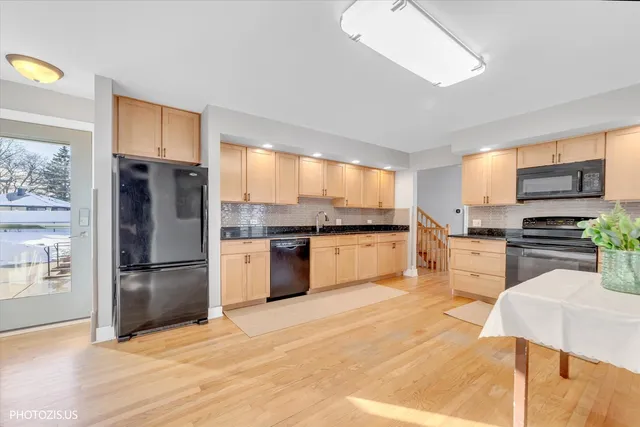 $525,000 | 1530 Miami Lane, Des Plaines, IL 60018