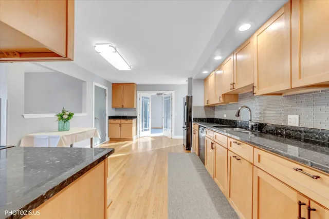 $525,000 | 1530 Miami Lane, Des Plaines, IL 60018