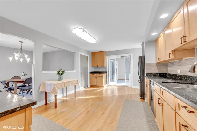 $525,000 | 1530 Miami Lane, Des Plaines, IL 60018