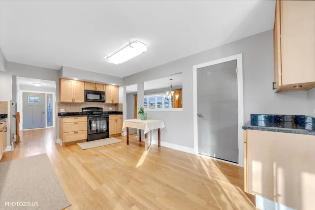 $525,000 | 1530 Miami Lane, Des Plaines, IL 60018