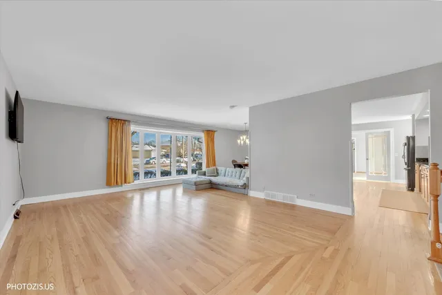 $525,000 | 1530 Miami Lane, Des Plaines, IL 60018