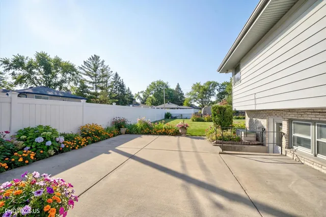 $525,000 | 1530 Miami Lane, Des Plaines, IL 60018