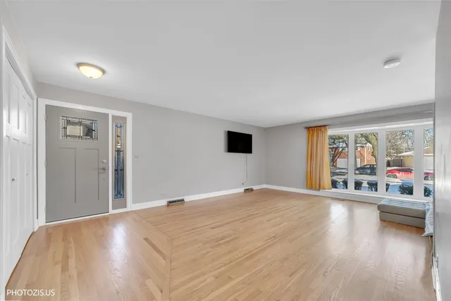 $525,000 | 1530 Miami Lane, Des Plaines, IL 60018