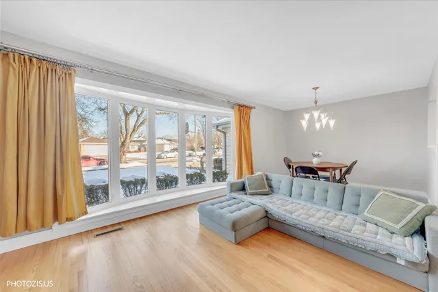 $525,000 | 1530 Miami Lane, Des Plaines, IL 60018