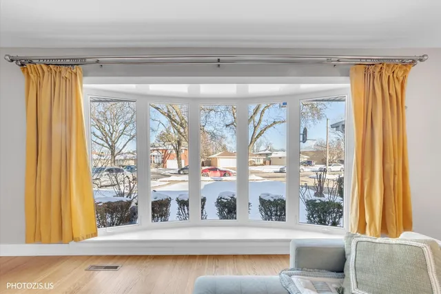 $525,000 | 1530 Miami Lane, Des Plaines, IL 60018